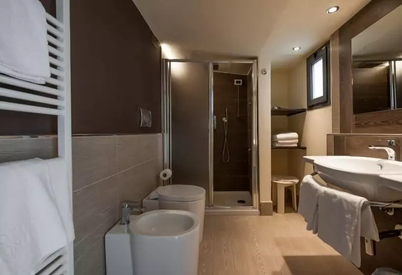 Отель Montebello