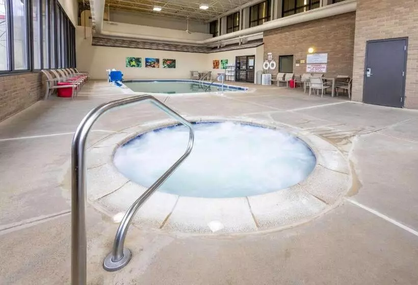 Hotel Pear Tree Inn St. Louis Near Union Station