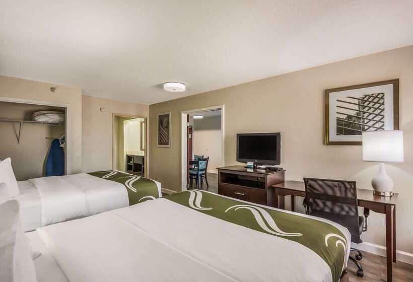 בית מלון כפרי Quality Inn & Suites Quincy Downtown