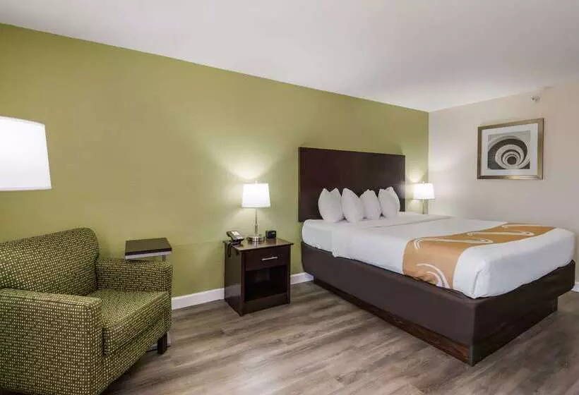 Отель Quality Inn & Suites Quincy Downtown