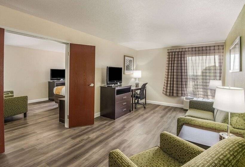 בית מלון כפרי Quality Inn & Suites Quincy Downtown