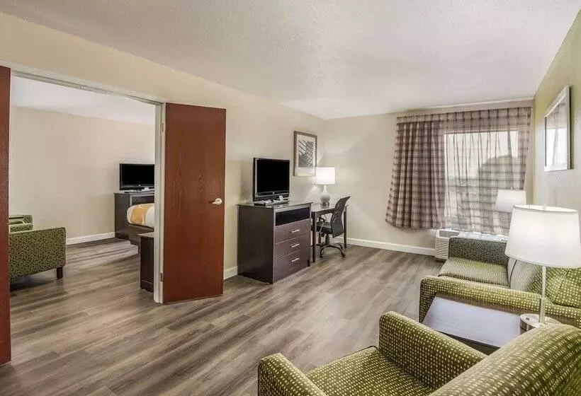 Отель Quality Inn & Suites Quincy Downtown