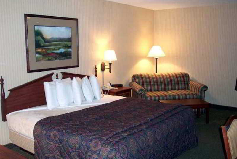 בית מלון כפרי Quality Inn & Suites Quincy Downtown