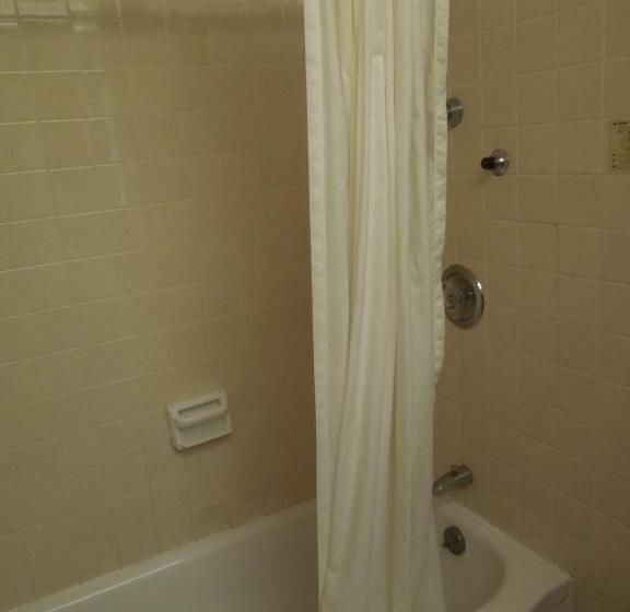 Hotel Red Carpet Inn Syracuse Airport