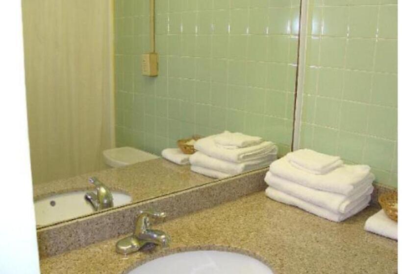 Hotel Red Carpet Inn Syracuse Airport