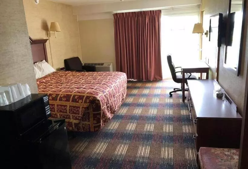 هتل Red Carpet Inn Syracuse Airport