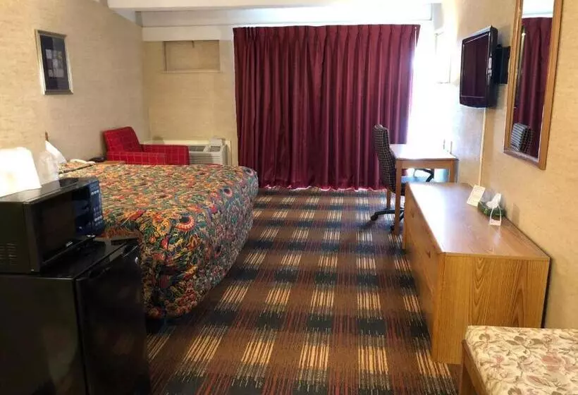 هتل Red Carpet Inn Syracuse Airport