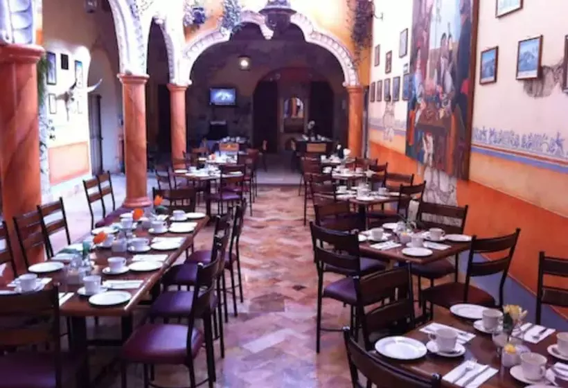 ホテル Centenario Centro De Peña De Bernal