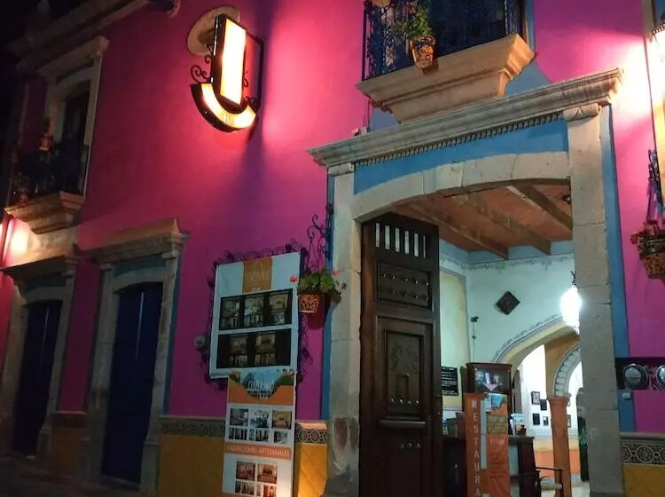 ホテル Centenario Centro De Peña De Bernal