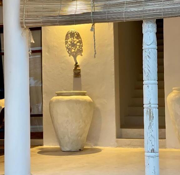 استراحتگاه Simba Wa Kale Suites & Beach