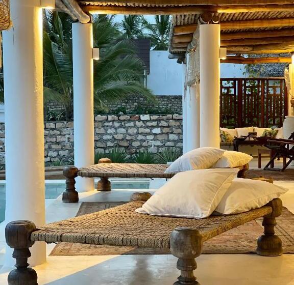 استراحتگاه Simba Wa Kale Suites & Beach