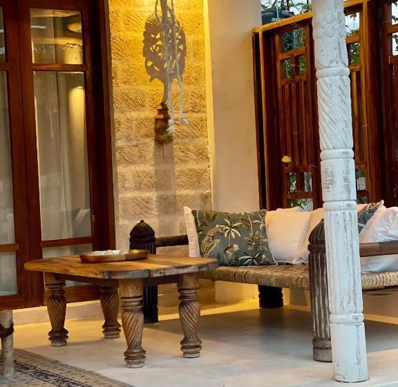 استراحتگاه Simba Wa Kale Suites & Beach