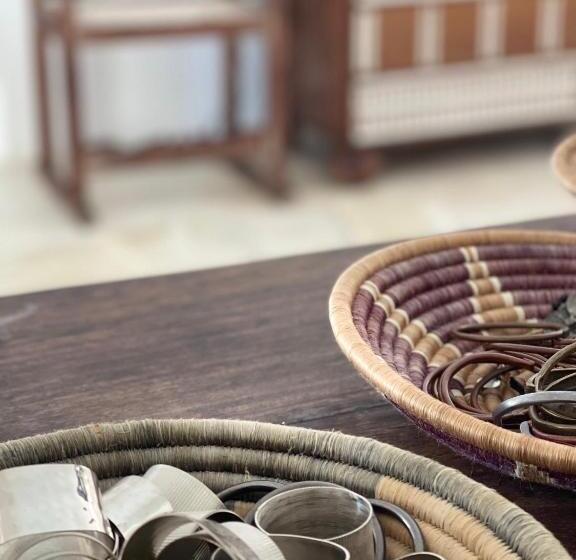 استراحتگاه Simba Wa Kale Suites & Beach