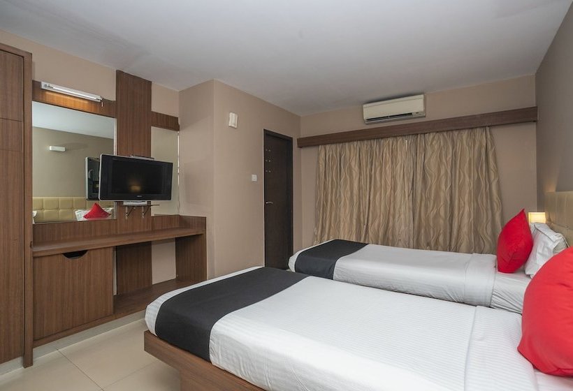 Hotel Capital O 11186 The Lark