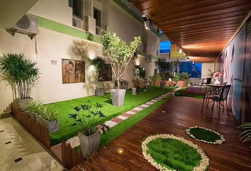 Hotelli Satit Grand View