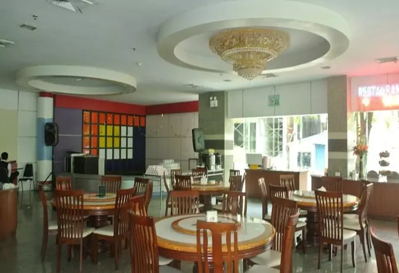 Hotelli Satit Grand View