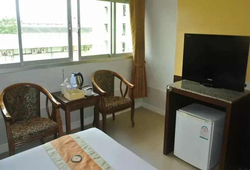 Hotelli Satit Grand View