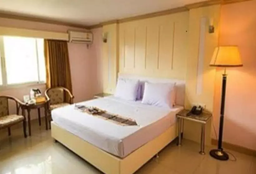 Hotelli Satit Grand View