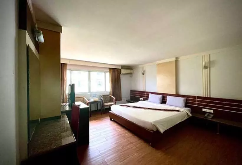 Hotelli Satit Grand View