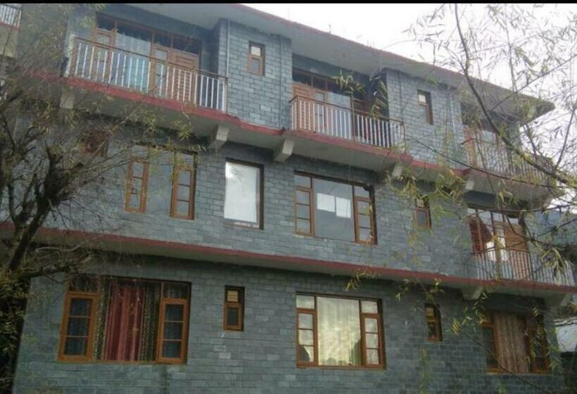 فندق Adventure Inn