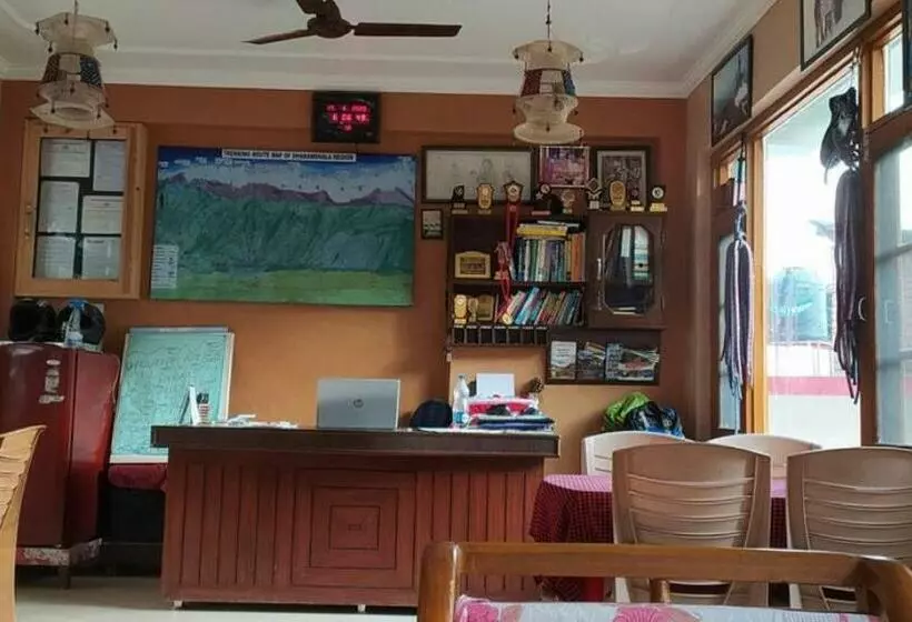 ホテル Adventure Inn