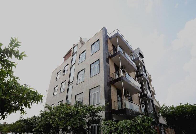 호텔 Capital O Peaceful Stays Near Iskcon Temple Noida