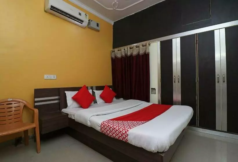 ホテル Oyo 37116 Singh Palace