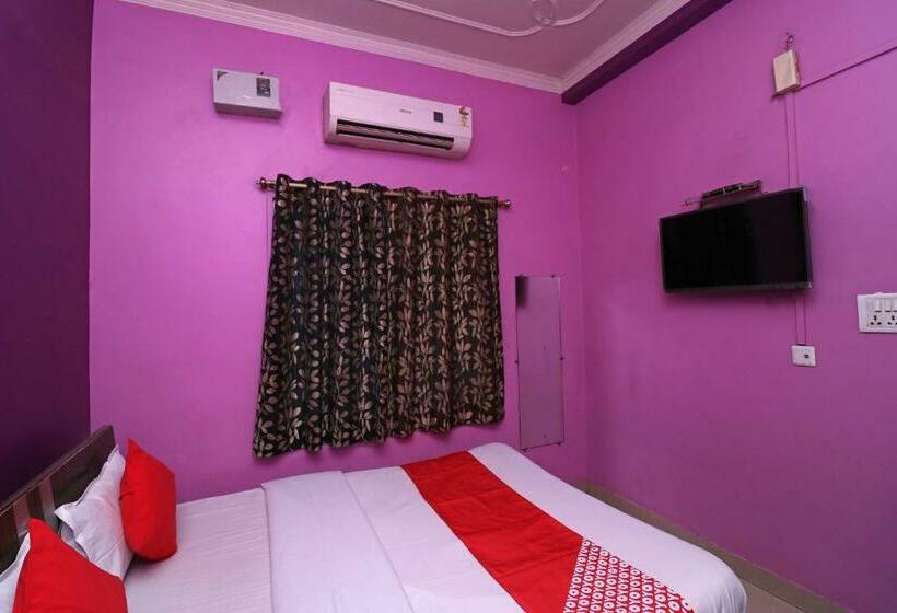 فندق Oyo 37116  Singh Palace