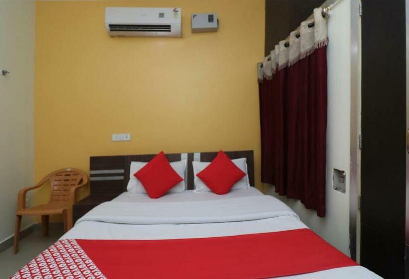 فندق Oyo 37116  Singh Palace