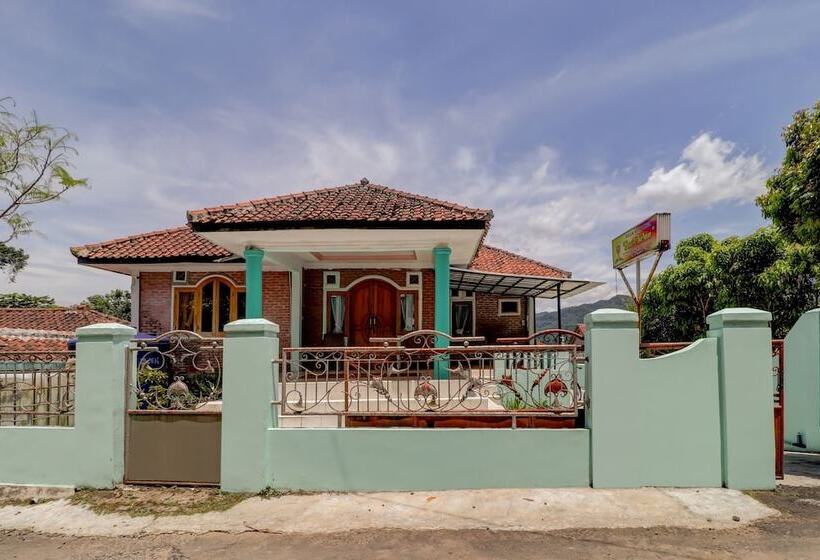 Otel Villa Sari Intan Ciater Redpartner