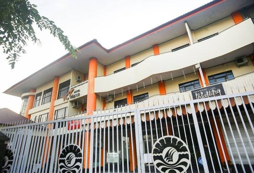 בית מלון כפרי Oyo 3970  La Macca Makassar