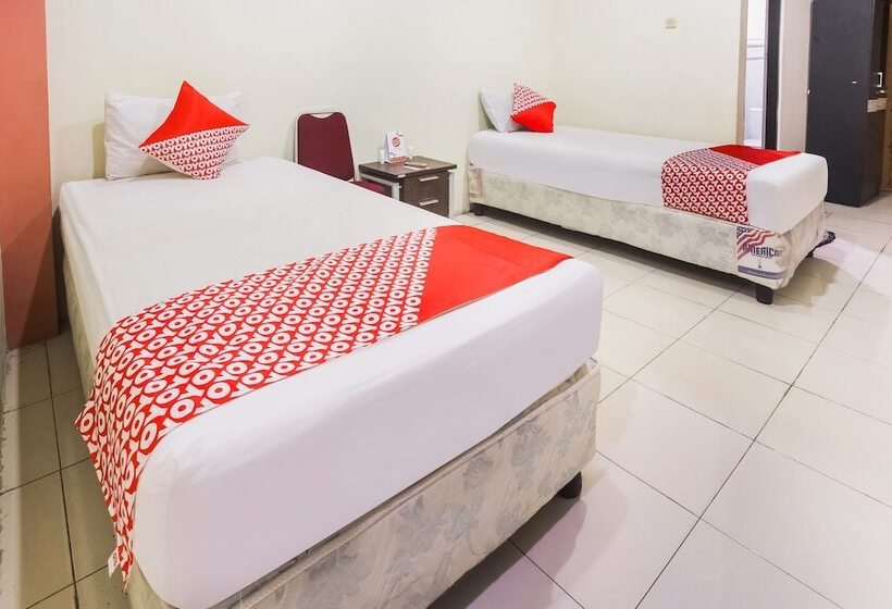 בית מלון כפרי Oyo 3970  La Macca Makassar