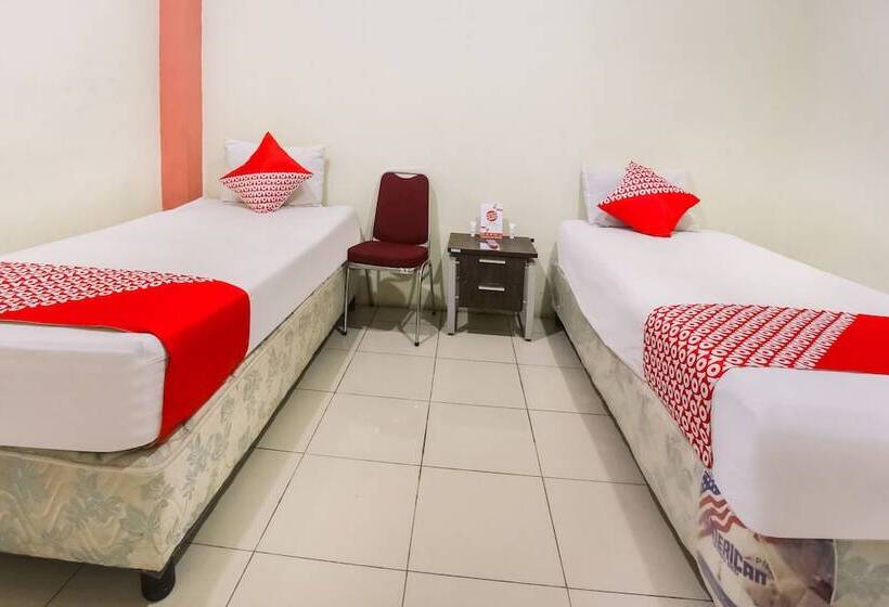 בית מלון כפרי Oyo 3970  La Macca Makassar