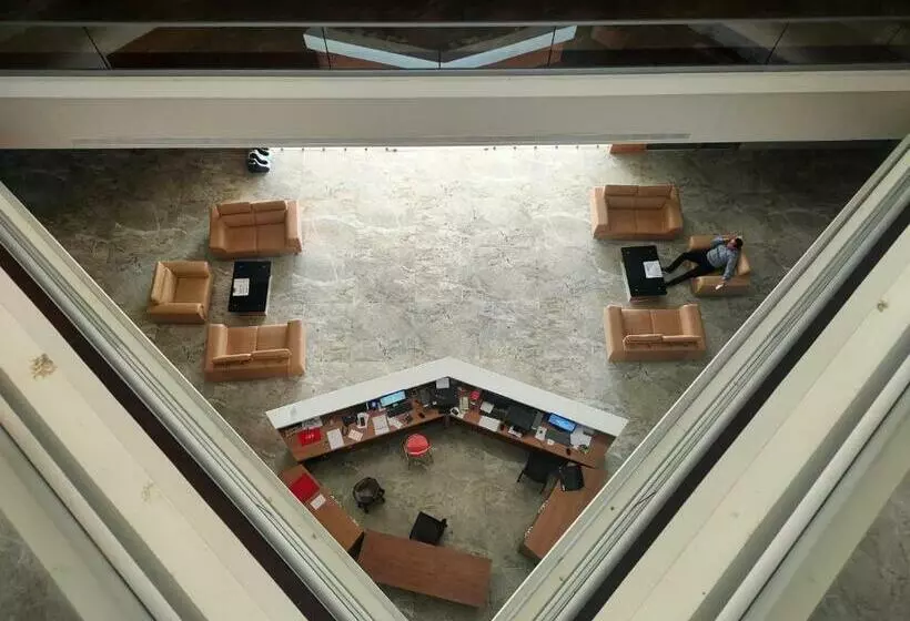 ホテル Vits The Somnath Gateway