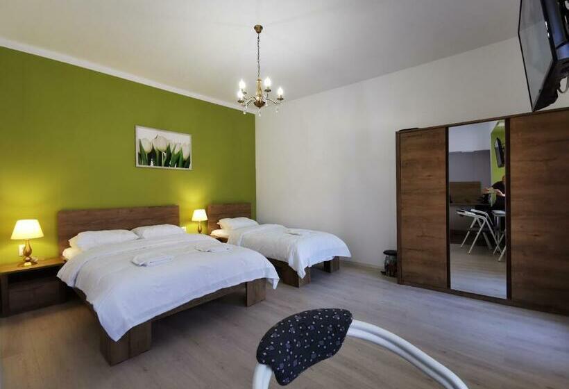 بنسيون Ambient Deluxe Apartman