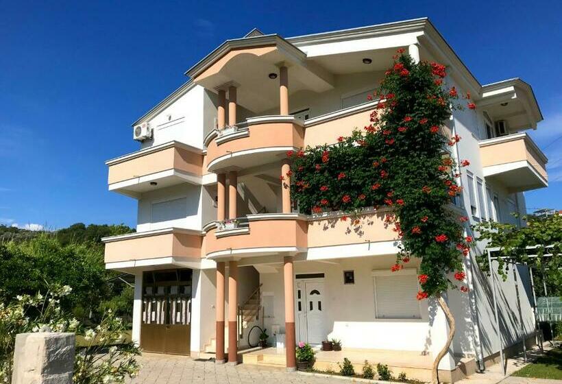 پانسیون Apartments Kraja