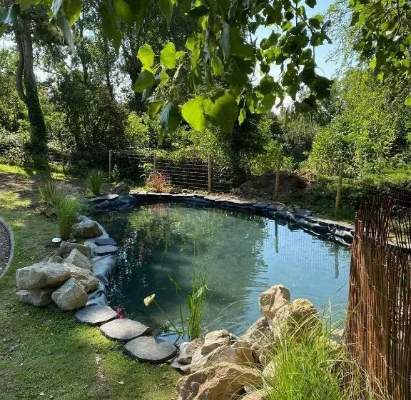 تختخواب و صبحانه Le Clos De La Madelaine