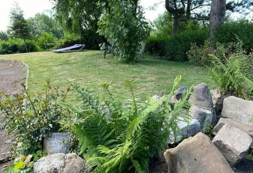 تختخواب و صبحانه Le Clos De La Madelaine