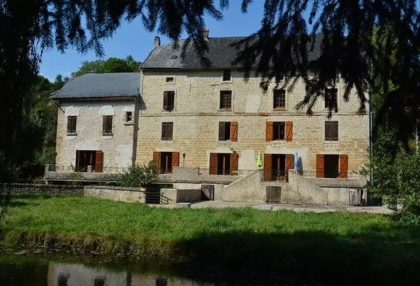 ベッドアンドブレックファースト Le Moulin De Loison