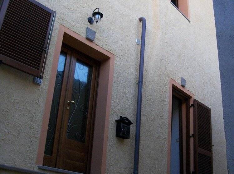 مبيت وإفطار Vicolo Della Luna