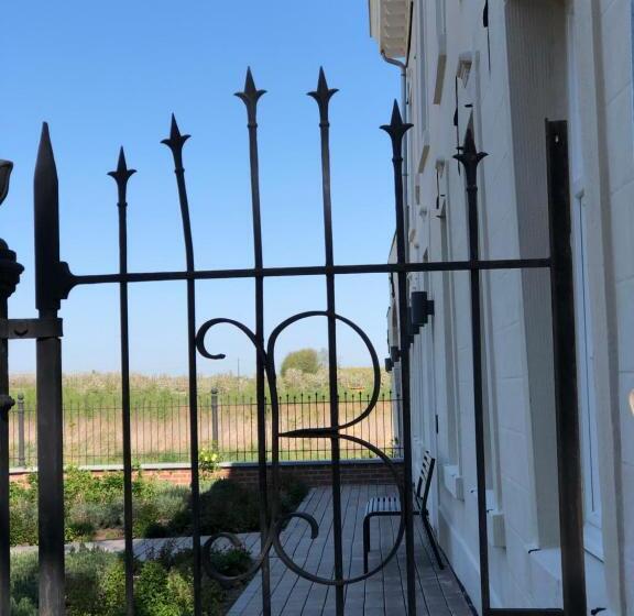 هتل Hof Van Stayen