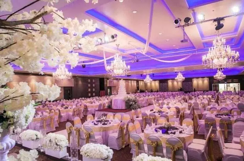 Hotelli Jolly Suites Petkasem