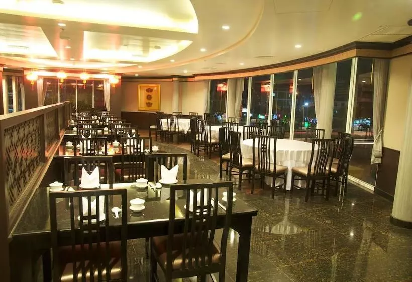 Hotelli Jolly Suites Petkasem