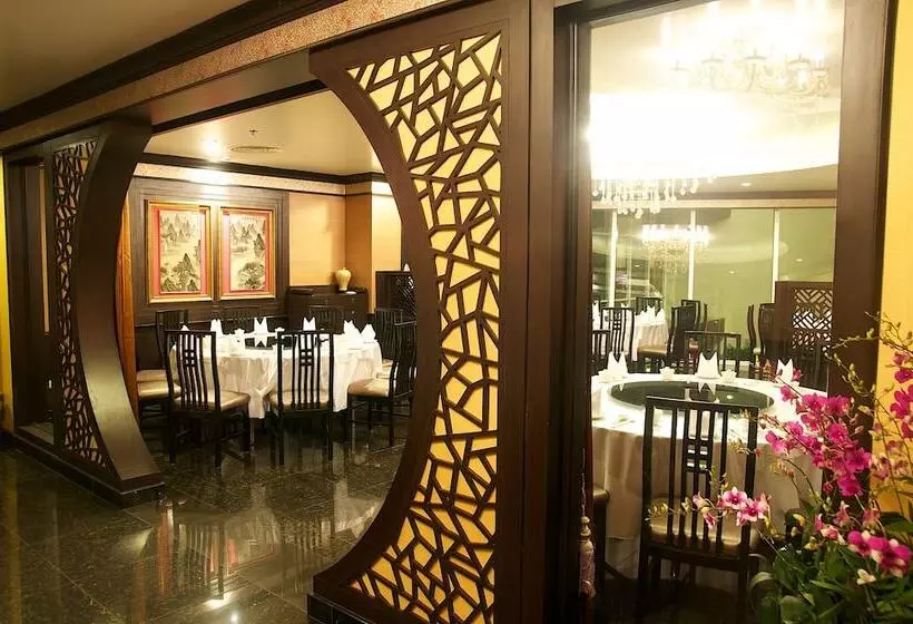 Hotelli Jolly Suites Petkasem