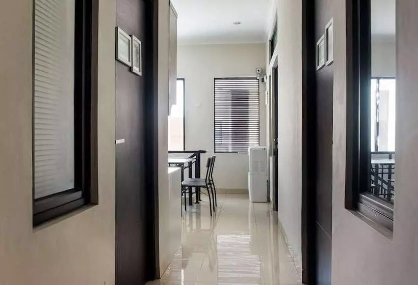 Hotel Oyo 3251 D Daun Inn