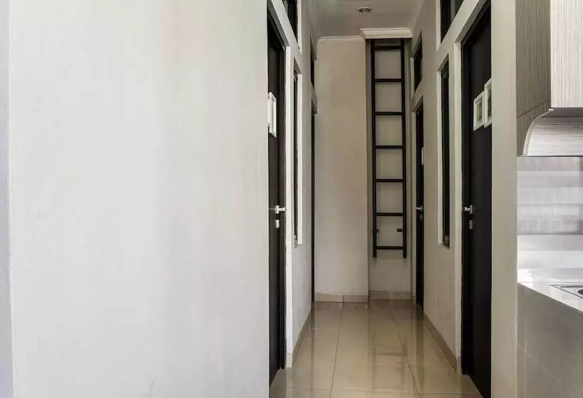 Hotel Oyo 3251 D Daun Inn