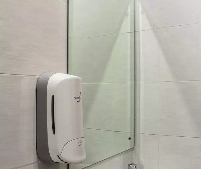 Hotel Oyo 3251 D Daun Inn