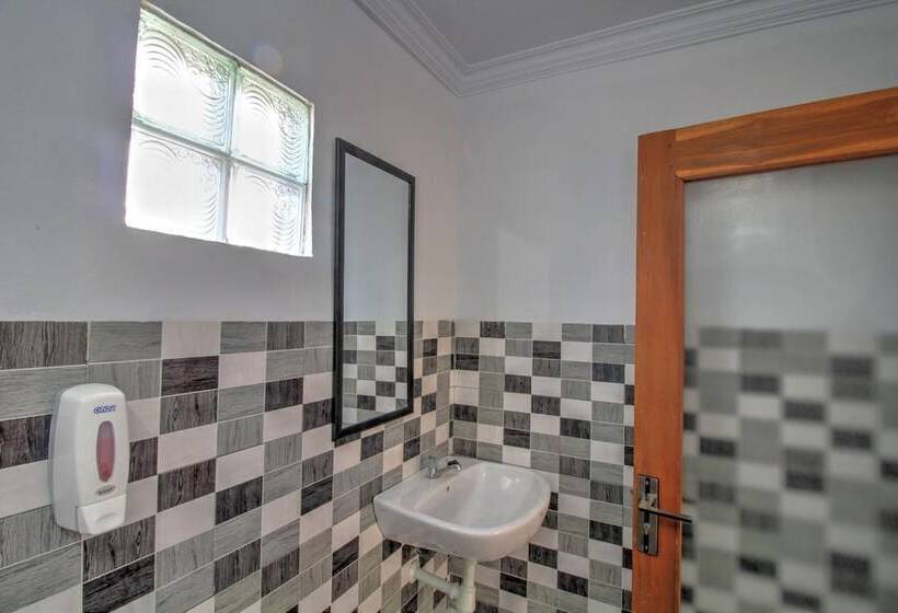 펜션 Kira Cottages