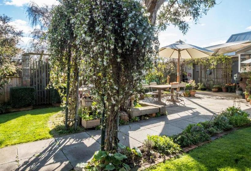 Aggie S Bed & Breakfast