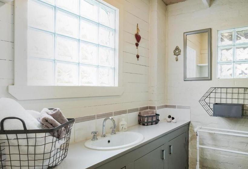 Aggie S Bed & Breakfast